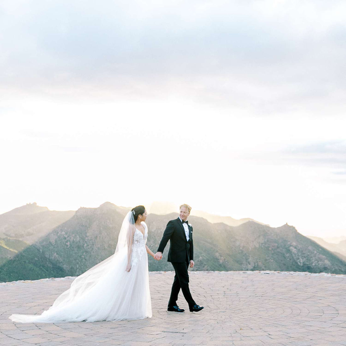 Guida pratica: come scegliere il sito web perfetto per il matrimonio